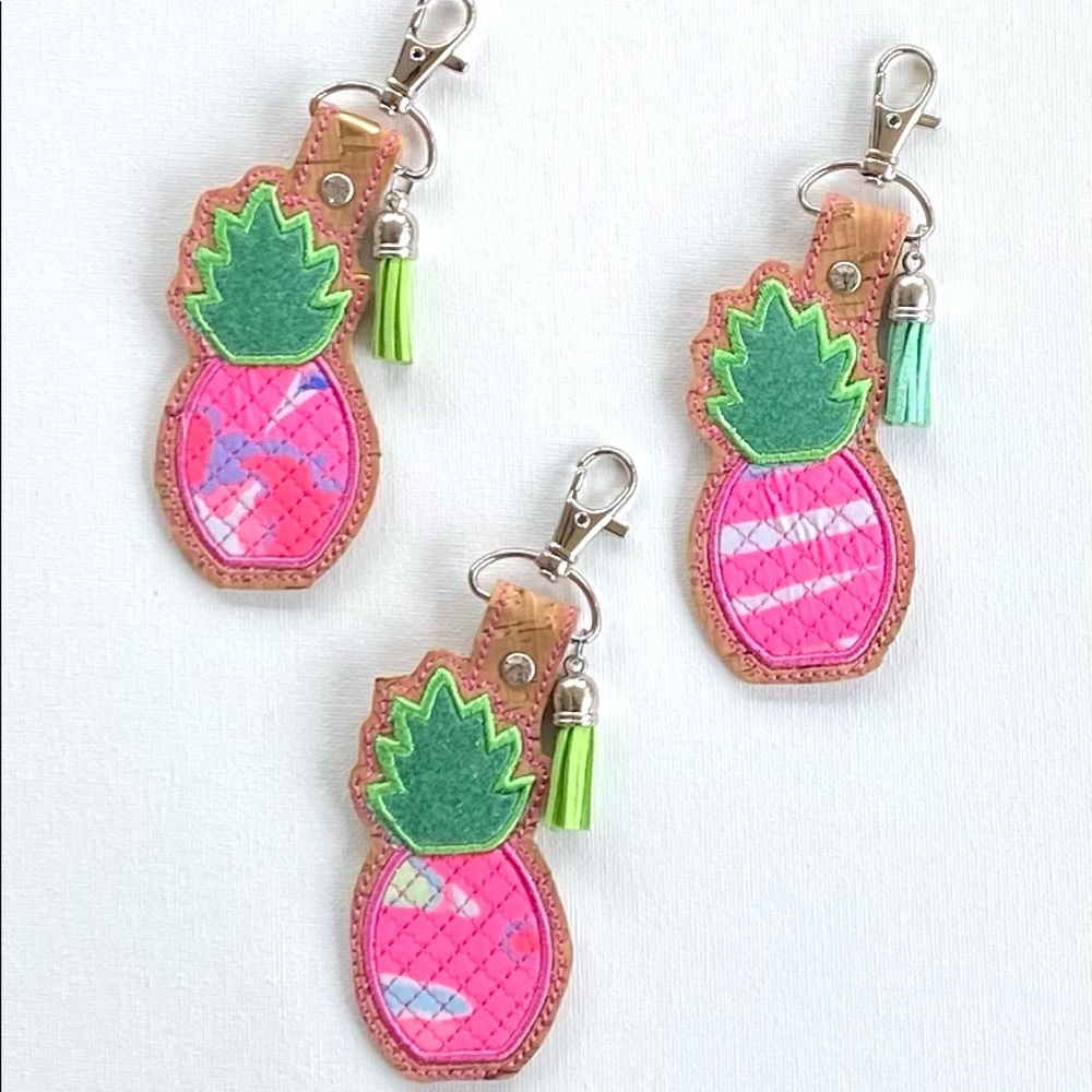 Lilly pineapple keychain